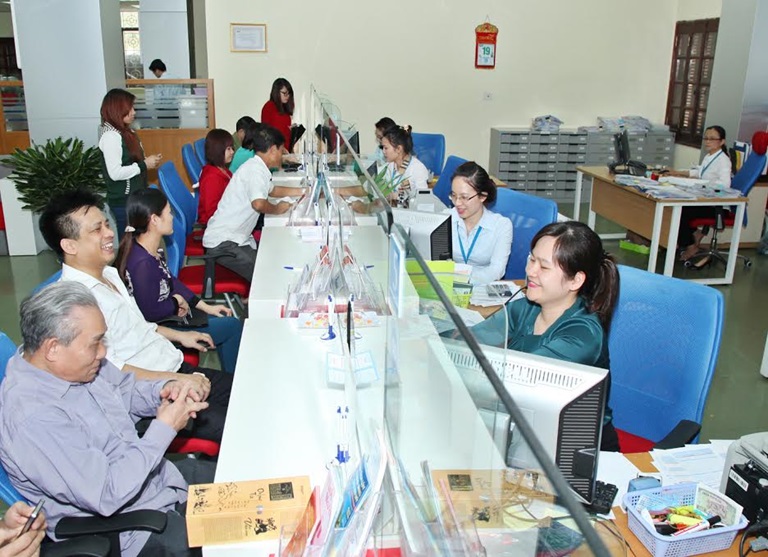 Ngân hàng Vietinbank Vĩnh Phúc thu hút nhiều khách hàng đến giao dịch ngay từ những ngày đầu Xuân.