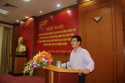 Ông Nguyễn Văn Tâm, Giám đốc NHNN Chi nhánh Vĩnh Phúc phát biểu tại hội nghị 