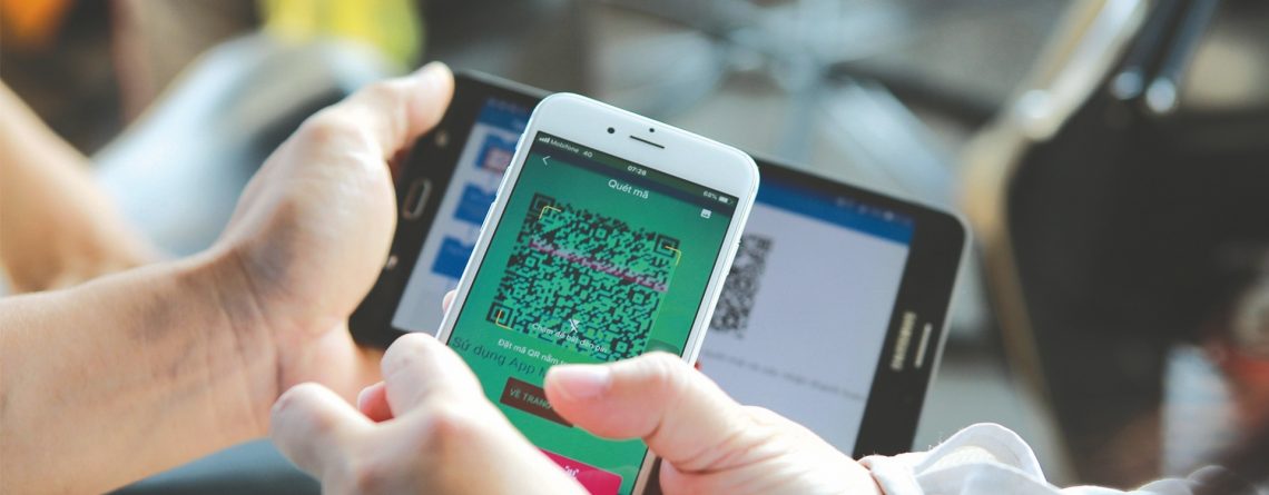 Thanh toán không dùng tiền mặt có bước phát triển mạnh mẽ